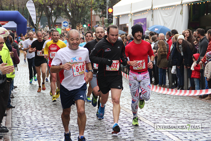 Búscate en las imágenes de la San Silvestre dombenitense