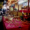 Un mercado artesanal que da vida a la Plaza de España