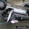 Una mujer herida al volcar su vehículo en una salida de Badajoz