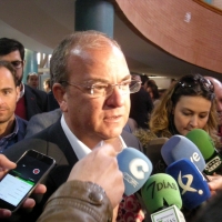 Monago defiende el “papel esencial” de ayuntamientos y diputaciones