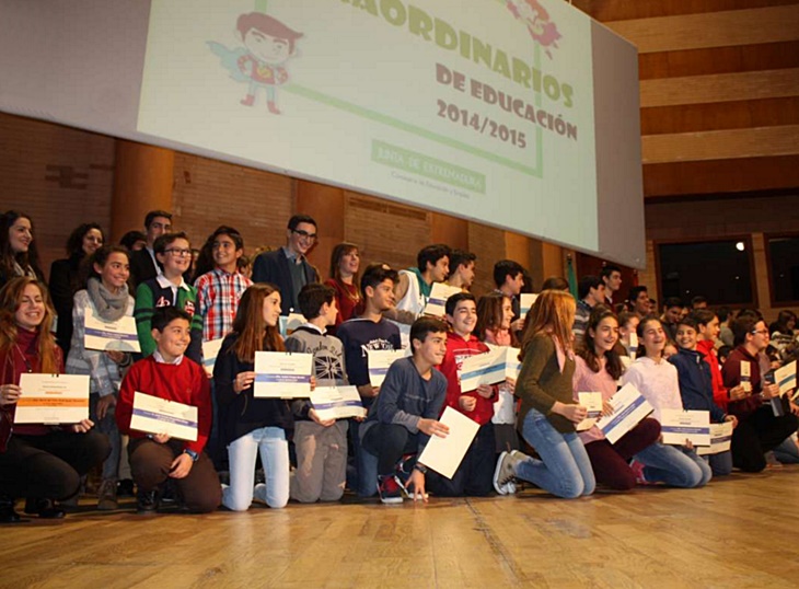 120 alumnos extremeños reconocidos con los Premios Extraordinarios de Educación