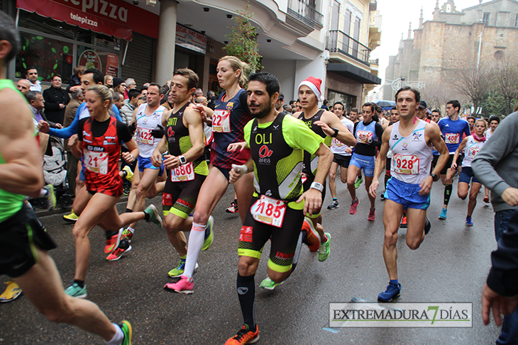 2000 atletas participan en la XVI San Silvestre Dombenitense
