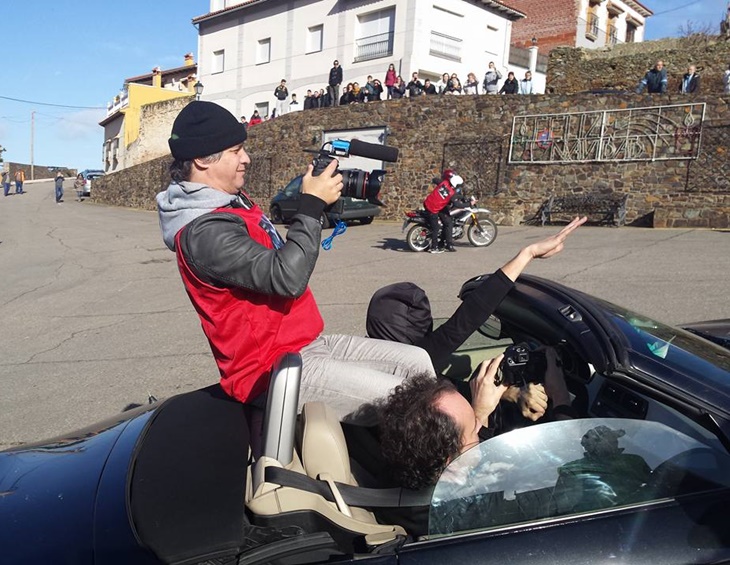 Un mentalista conduce a ciegas por carreteras extremeñas