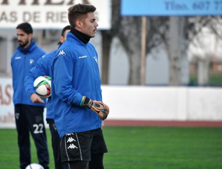 Álvaro Peral rescinde su contrato con el Villanovense