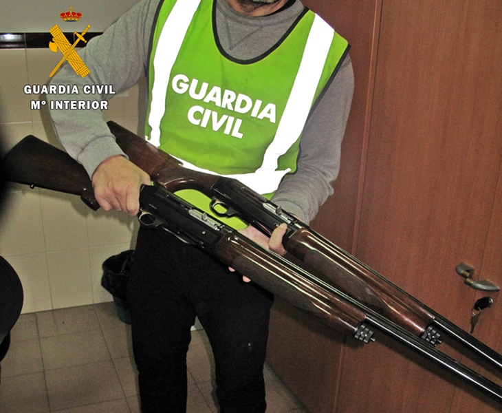 Detenido un conocido delincuente por el robo de dos escopetas de caza