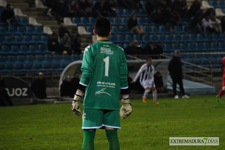 Imágenes del partido entre el CD Badajoz y el Mérida AD