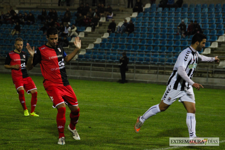 Imágenes del partido entre el CD Badajoz y el Mérida AD