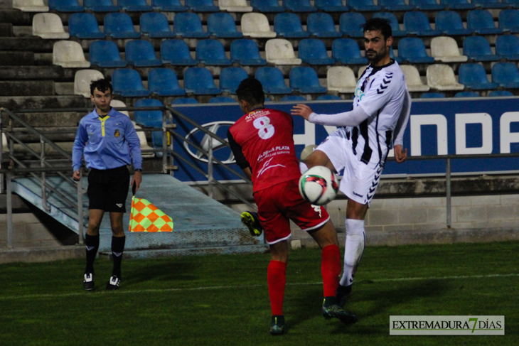 Imágenes del partido entre el CD Badajoz y el Mérida AD