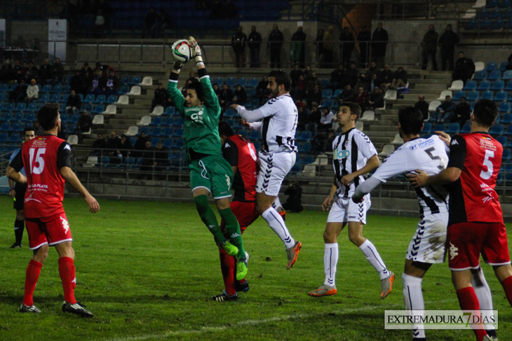 Imágenes del partido entre el CD Badajoz y el Mérida AD