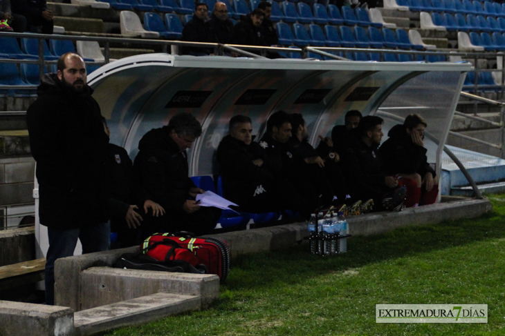 Imágenes del partido entre el CD Badajoz y el Mérida AD