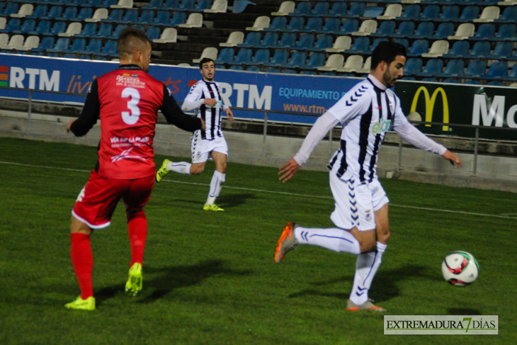 Imágenes del partido entre el CD Badajoz y el Mérida AD
