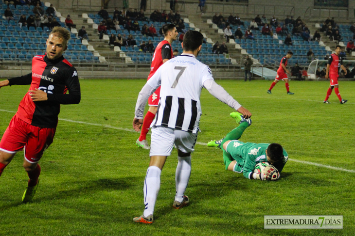 Imágenes del partido entre el CD Badajoz y el Mérida AD