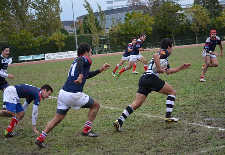 Los minutos finales condenan al CAR Cáceres