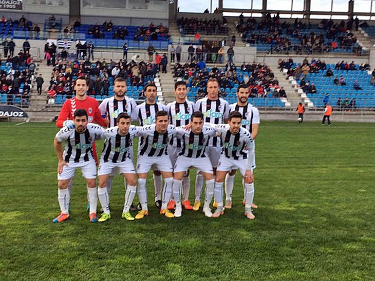 La falta de pegada impide la victoria del CD Badajoz