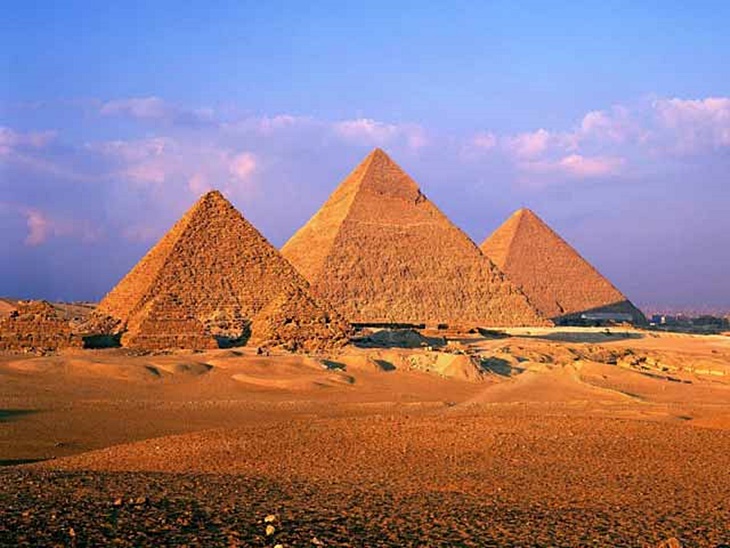 Atentado con muertos en las Pirámides de Guiza en Egipto