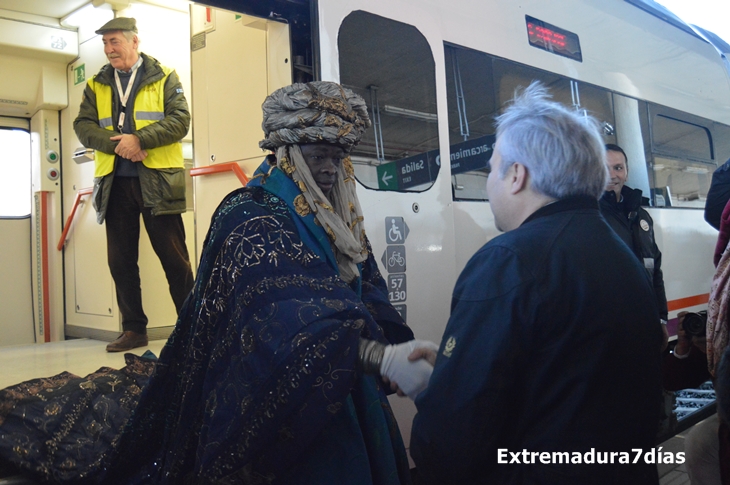 Imágenes de la Cabalgata de Reyes 2016 en Badajoz