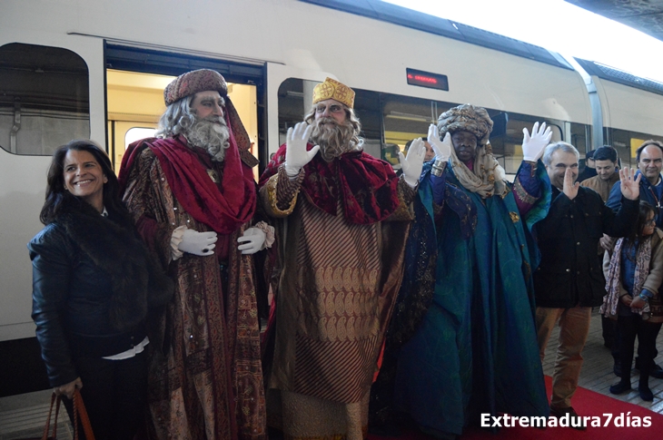 Imágenes de la Cabalgata de Reyes 2016 en Badajoz