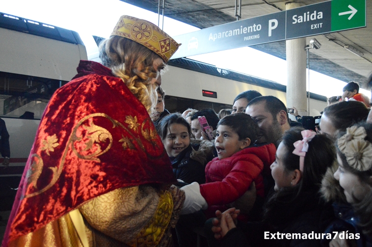 Imágenes de la Cabalgata de Reyes 2016 en Badajoz