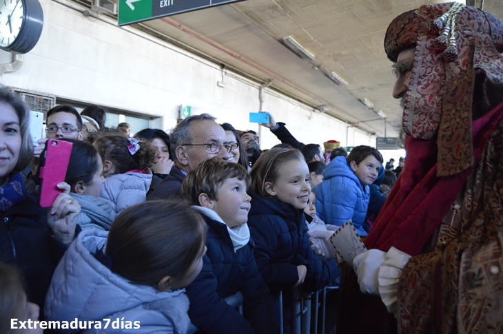 Imágenes de la Cabalgata de Reyes 2016 en Badajoz