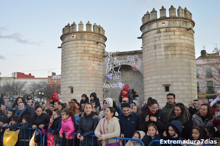 Imágenes de la Cabalgata de Reyes 2016 en Badajoz