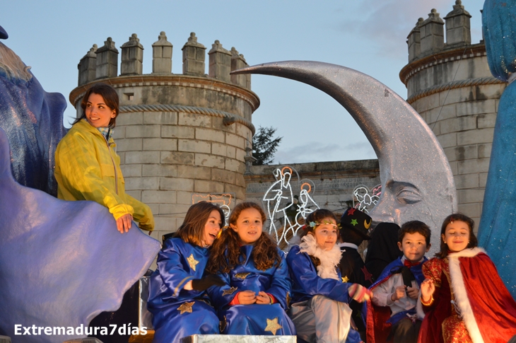 Imágenes de la Cabalgata de Reyes 2016 en Badajoz