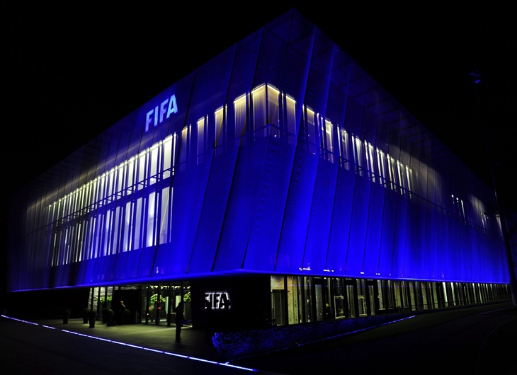 Atlético y Real Madrid sancionados por la contratación de menores