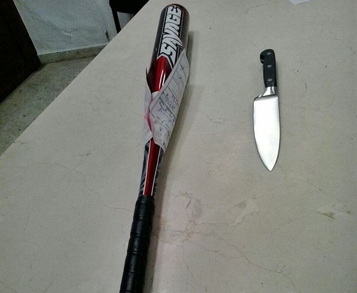 La Policía interviene un cuchillo y un bate de beisbol a dos jóvenes de Badajoz