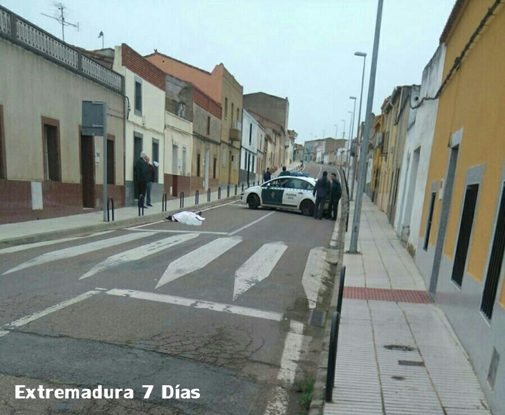 Aparece apuñalado un hombre en una calle de Villar del Rey (Badajoz)