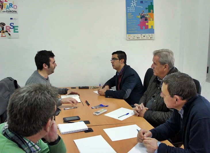 Analizan la mejora de los servicios destinados a los jóvenes de Valencia de Alcántara