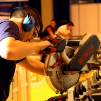 El número de desempleados disminuye en 354.203 personas en 2015