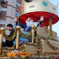 La lluvia da tregua a la Cabalgata de Reyes de Mérida