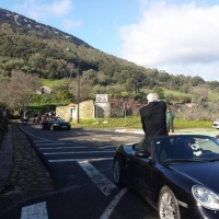 Un mentalista conduce a ciegas por carreteras extremeñas