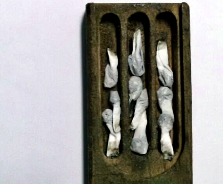 Sorprendido cuando traficaba con droga desde su vehículo