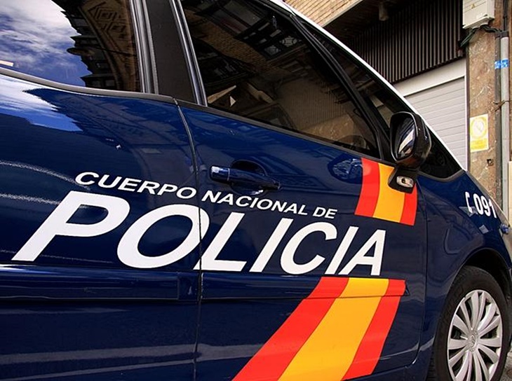 Policía Nacional detiene a dos individuos por robar en vehículos de reparto de paquetería