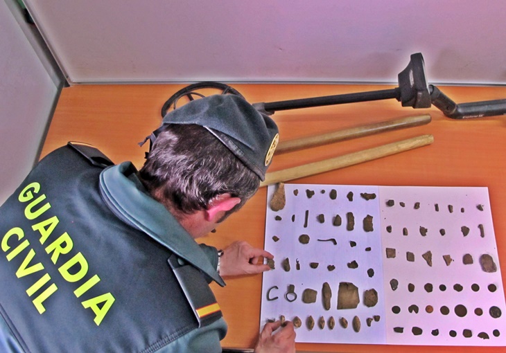 Intervenidas 77 piezas arqueológicas en el momento de su expolio