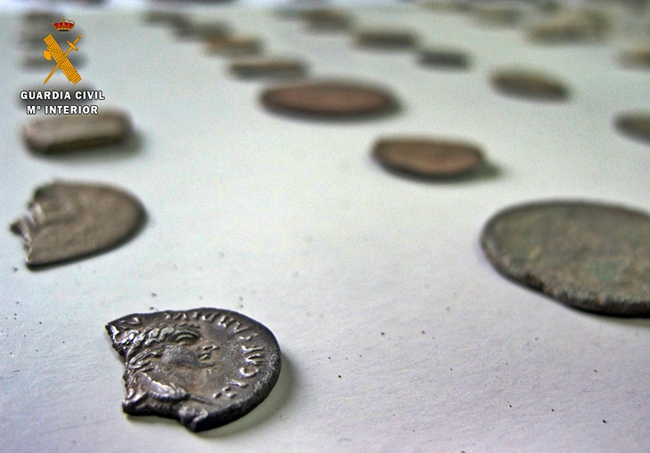 Intervenidas 77 piezas arqueológicas en el momento de su expolio