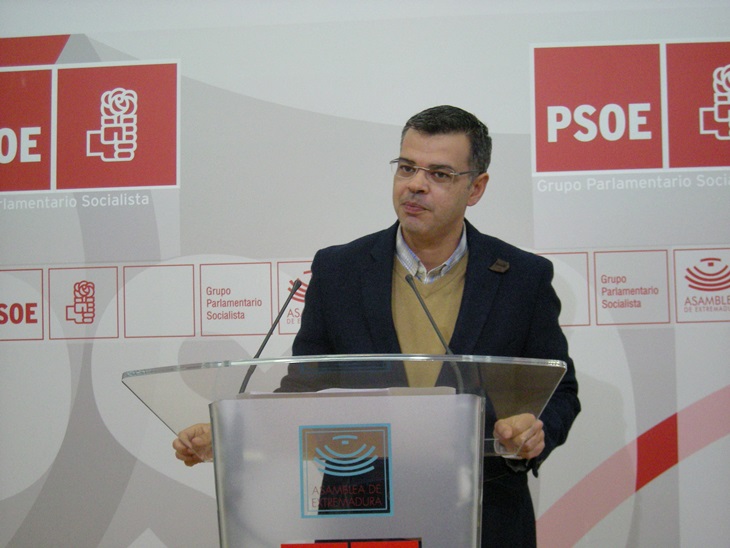 PSOE considera que el paro descendería si estuviesen aprobados los PGEx 2016