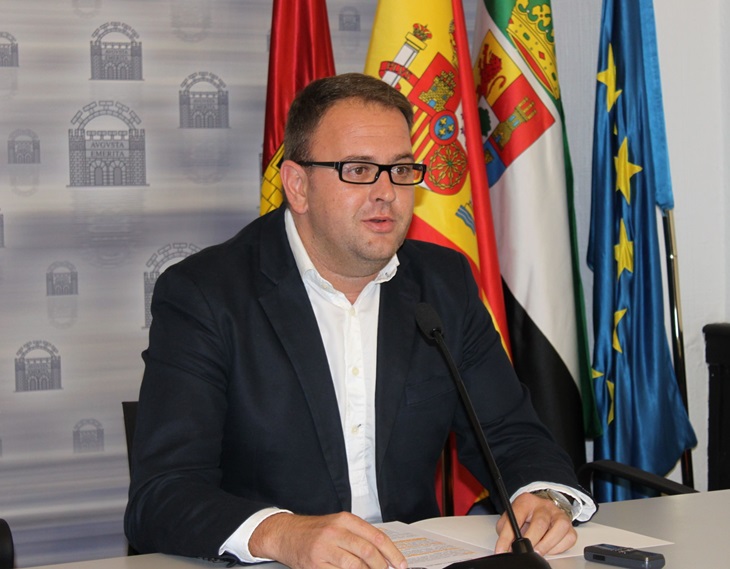 Osuna exigirá al Ministerio la intervención de la UME para la retirada del camalote