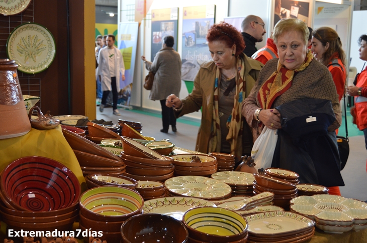 Inaugurada la XIX Feria de los Mayores de Extremadura en Ifeba