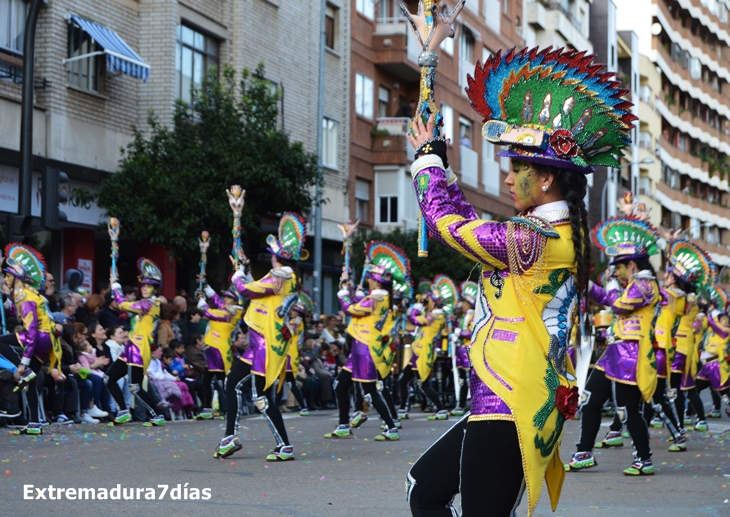 Seis horas de ritmos, color y baile en 45 imágenes