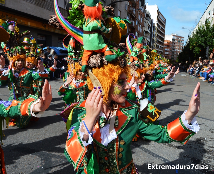 Seis horas de ritmos, color y baile en 45 imágenes