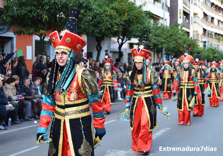 Seis horas de ritmos, color y baile en 45 imágenes