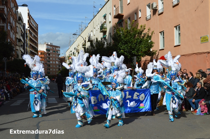 Seis horas de ritmos, color y baile en 45 imágenes