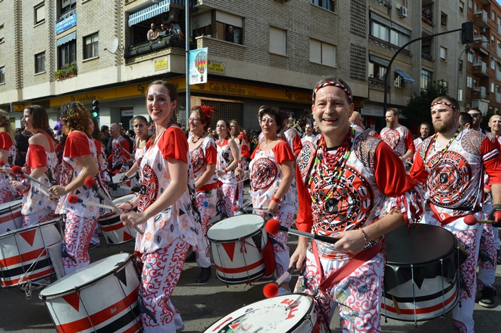 Seis horas de ritmos, color y baile en 45 imágenes