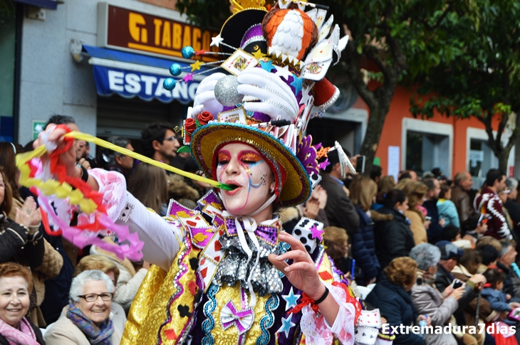 Seis horas de ritmos, color y baile en 45 imágenes