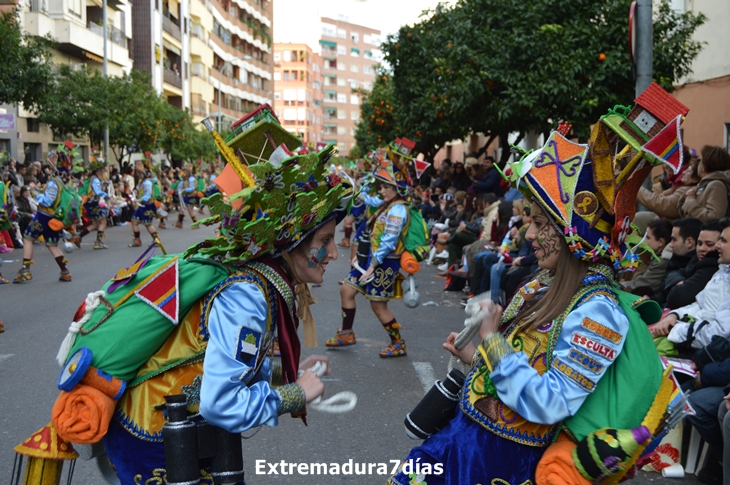 Seis horas de ritmos, color y baile en 45 imágenes