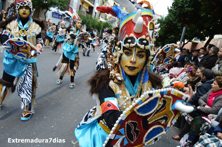 Seis horas de ritmos, color y baile en 45 imágenes