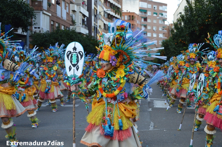 Seis horas de ritmos, color y baile en 45 imágenes