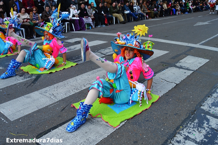 Seis horas de ritmos, color y baile en 45 imágenes