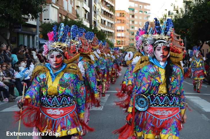 Seis horas de ritmos, color y baile en 45 imágenes